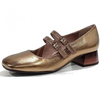 Mocasín de mujer Hispanitas modelo 232989 color oro con diseño elegante, material charol, doble tira y tacón
