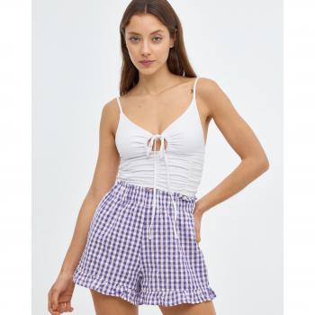 Shorts de tiro alto con estampado de cuadros vichy, cintura elástica y volantes en color morado
