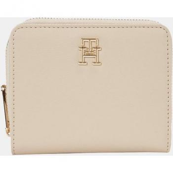Cartera mediana Tommy Hilfiger beige con cremallera y logotipo TH metalizado