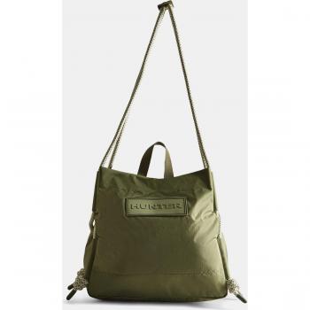 Bolso Hunter Tote Travel Ripstop de nylon reciclado en verde con detalle de la marca