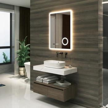 Espejo de pared LED Racale multifuncional para baño IP65 con reloj antivaho y lupa, 80 x 60 cm - Blanco