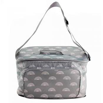 Bolsa Porta Alimentos Isotérmica Plegable con Forro de Aluminio y Correa Ajustable, Nevera de Poliéster para Playa y Camping, 38 x 20 x 23 cm, Diseño Aleatorio