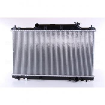 Radiador NISSENS 68114 para refrigeración del motor, con características de alta eficiencia en la transferencia de calor, diseño robusto y durabilidad, adecuado para diversos modelos de vehículos