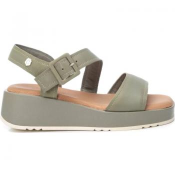 Sandalias de Mujer Carmela Modelo 68627c, color Aqua, con diseño cómodo y elegante, suela antideslizante, material sintético, plantilla acolchada