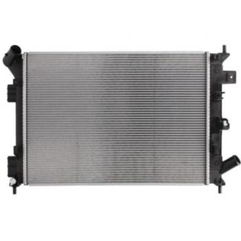 Radiador NISSENS 666206 para refrigeración del motor, compatible con vehículos, diseñado para un rendimiento óptimo en la gestión de temperatura del motor, fabricado con materiales de alta calidad para garantizar durabilidad y eficacia en la refriger