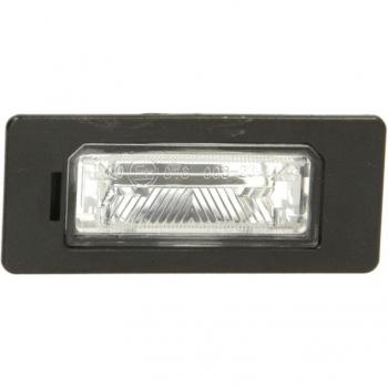 Luz de matrícula BLIC 5402-003-23-900 con características de diseño específico para vehículos, incluye LED de alta eficiencia, resistencia a la intemperie y fácil instalación