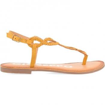 Sandalias planas de piel con tiras trenzadas en color mostaza para mujer