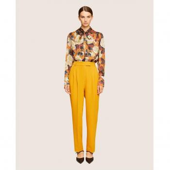 Pantalón recto de mujer con pinzas y bolsillos americanos