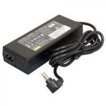Fujitsu FUJ: CP483452-XX-Alimentación para ordenador portátil, color negro