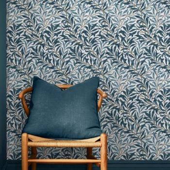 William Morris Retro Willow Bough Wallpaper in White and Blue, 10m x 52cm (approx. 5m²)