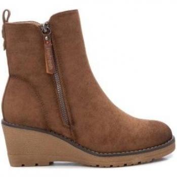Botines Refresh para mujer en color marrón con cuña de 6cm