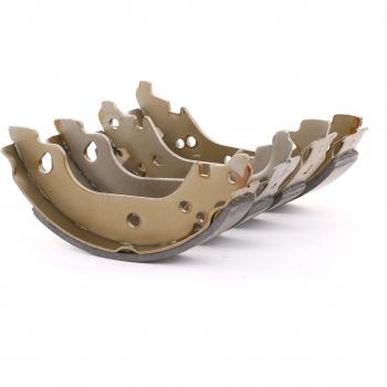 Juego de zapatas de freno LPR 07930 - Zapatas de freno para vehículos, incluye las piezas necesarias para el reemplazo, fabricadas por LPR, modelo 07930