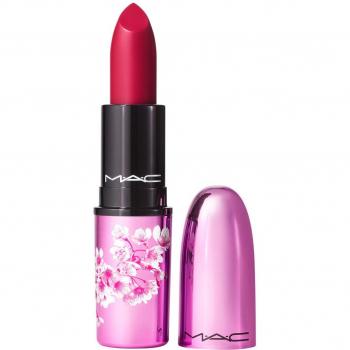 Barra de labios Love Me Lipstick
