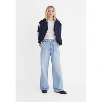 Stradivarius Straight Fit Jeans with Darts in Blue Denim