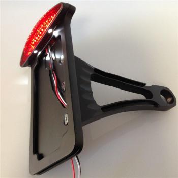 HTT Soporte de montaje lateral de matrícula, negro, para motocicleta, luces de freno led, 2,2 cm o 2,5 cm, eje para Suzuki, Kawasaki, Yamaha, Fat Bob Street Bob XL