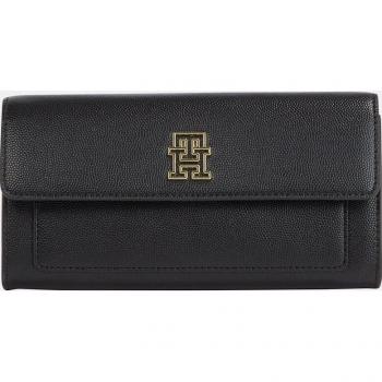 Cartera grande en negro con solapa e insignia de Tommy Hilfiger