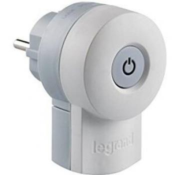Legrand, 050409 Bases y clavijas - Adaptador de enchufe con interruptor, permite controlar el encendido y apagado de los electrodomésticos, en color blanco, potencia máxima 3680W, 16A a 230V