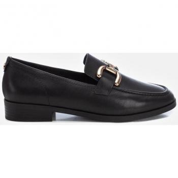 Mocasines de mujer Carmela modelo 161965 de piel en color negro con tacón plano
