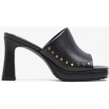 Zuecos de mujer negros en piel con tachas