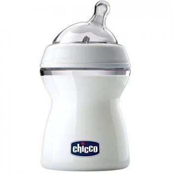 Chicco NaturalFeeling Biberón Anticólicos 2+ Meses, 250 ml, con Tetina Inclinada de Silicona Suave y Doble Válvula Anti Cólicos, Alimentación Natural y Lactancia Mixta - Blanco