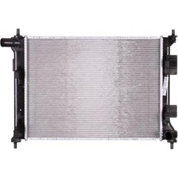Radiador NISSENS 666213 para refrigeración del motor, compatible con varios modelos de vehículos, fabricado con materiales de alta calidad para una óptima transferencia de calor y durabilidad, diseño específico para un ajuste perfecto y fácil instal