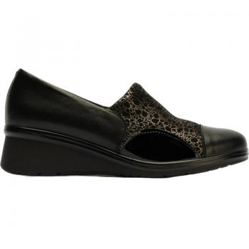 Mocasines Anchos y Confortables para Mujer marca Pitillos en color negro, modelo 5322, fabricados en piel y licra