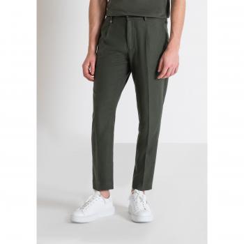 Green Linen-Blend Carrot Cut Trousers with Pockets for Men