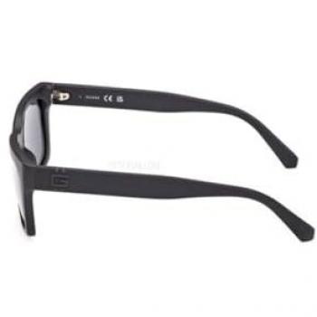 Guess GU00121 Matte Black Polarized Sunglasses 56 mm