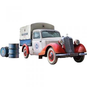 Coche de reparto de productos petrolíferos Tipo 170V 1/35 MiniArt - Modelo a escala de plástico con barriles de aceite