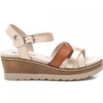 Sandalias Refresh para mujer en color blanco con cuña de 6cm