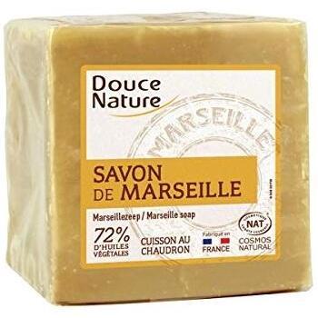 Jabón blanco de Marsella 600 g - Douce Nature, biodegradable, sin colorantes ni fragancias sintéticas, ideal para pieles sensibles, hecho con ingredientes naturales y ecológicos