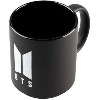 Taza Cerámica BTS Logo 350ml - Apta Lavavajillas y Microondas, Merchandising Oficial para Fans