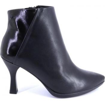 Botines de mujer Desireé Sari 19, color negro, piel, con tacón