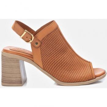 Sandalias de tacón de mujer Carmela en piel con cierre de hebilla y diseño elegante