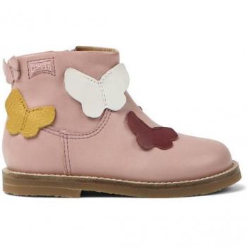 Botas de bebé niña con mariposas decorativas en rosa