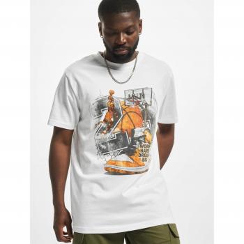 Camiseta Mister Tee Vintage Balón