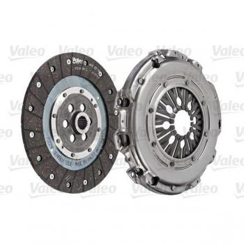 Kit de embrague VALEO 826476 con disco de fricción, plato de presión y cojinete de desembrague, compatible con vehículos específicos para un rendimiento óptimo
