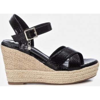 Sandalia de mujer Xti 142750 oro hebilla