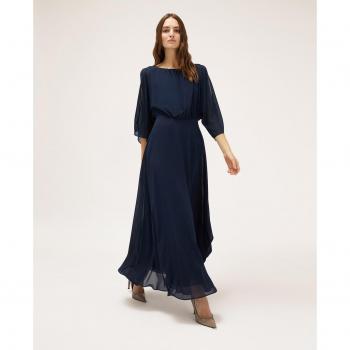 Vestido largo drapeado con escote de barco y apertura de gota por detrás