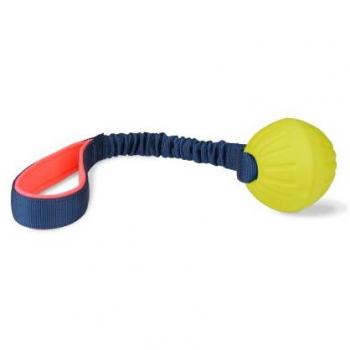 Pelota con Tirador Tuggi para Perro - Petness Argentina, resistente al desgaste, fabricada en material de alta calidad, diseño ergonómico para facilitar el agarre, ideal para juegos interactivos y ejercicio del perro