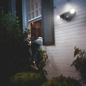 Aplique LED inteligente SMART+ con cámara, luz LED cálida (3000K), 2 cabezales de metal de alta calidad, altavoz integrado, tecnología WiFi y memoria IP44