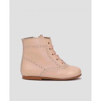 Botas de bebés en piel rosa con cierre de cordones