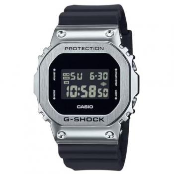 Reloj de hombre Casio G-Shock New Metal GM-5600U-1ER, color negro, modelo THE ORIGIN METAL COVERED Steel