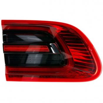 Luz trasera HELLA 2SD 011 500-111 con características de piloto trasero, diseño compacto, alta visibilidad, resistencia a la intemperie y fácil instalación