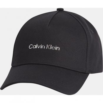Calvin Klein - Gorra de algodón en negro con logo frontal
