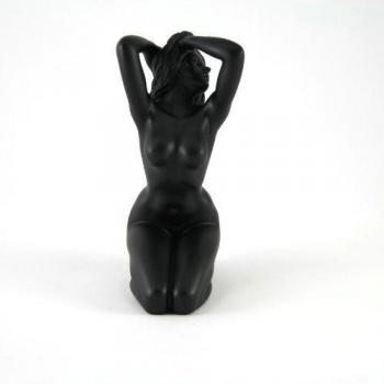 Studio Collection Escultura Nude de mujer negro