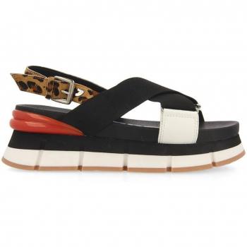 Sandalias de plataforma estampadas con cierre de hebilla