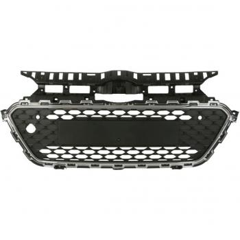 Parachoques delantero BLIC 6502-07-3130990P con rejilla integrada, fabricado en material plástico de alta calidad, diseño específico para modelos compatibles, acabado en color negro, resistente a impactos y condiciones climáticas adversas