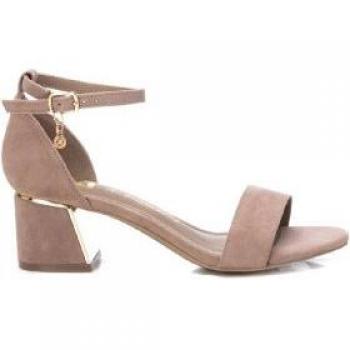 Sandalia de mujer XTI 142836 taupe con hebilla