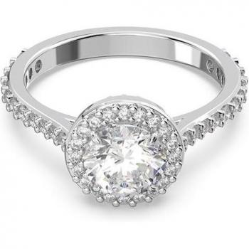 Anillo Swarovski con pedrería en blanco.